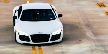 Les 10 supercars au meilleur rapport qualité-prix en 2024 Logo